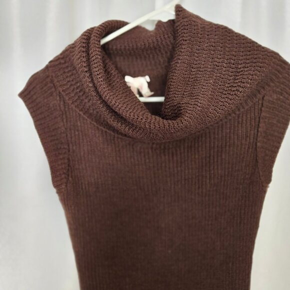 NWOT - Brown sleeveless sweater - Picture 2 of 9